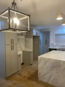 Lynwood remodeling: Ways to Combine Wood Tones in a Kitchen Design
